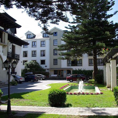 Hotel Y Apartamentos Arias Navia Eksteriør billede